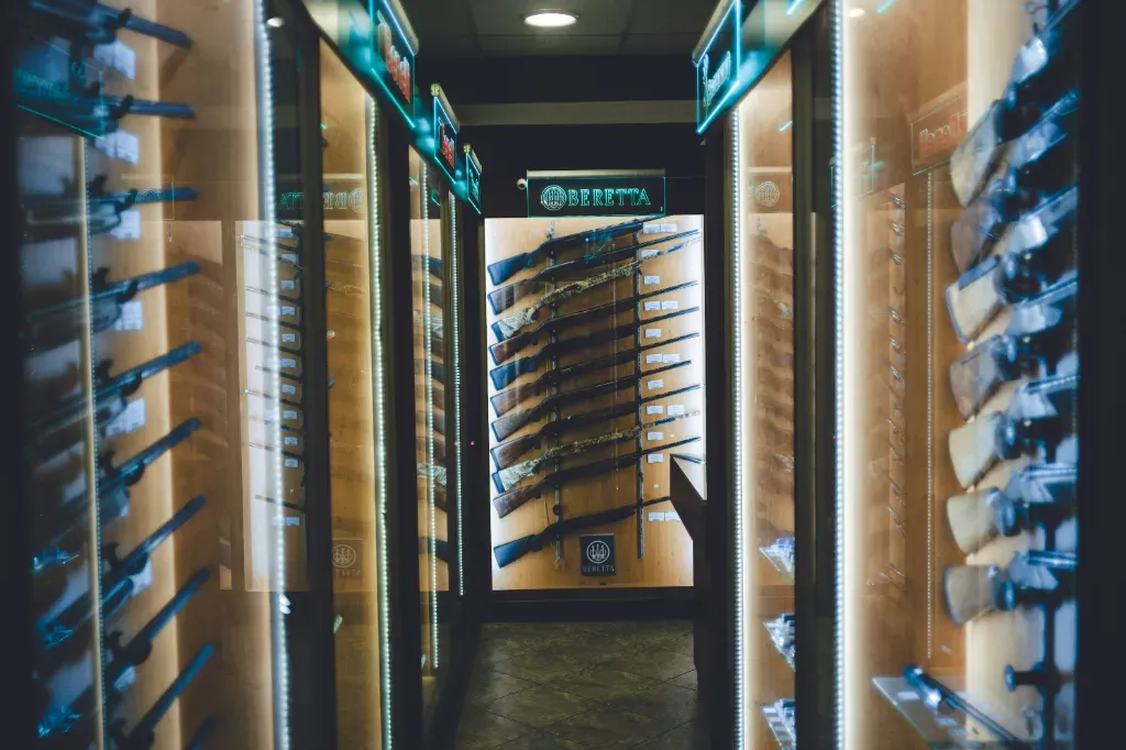 Co należy wiedzieć przed zakupami w sklepie z bronią